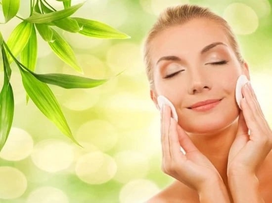 Glycerin for the face: the benefits and harm